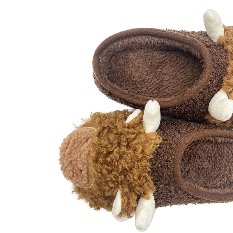 Cute Unisex Highland Cattle Cow House Fuzzy Shoes Animal Plush Slippers សម្រាប់ស្ត្រី និងបុរស