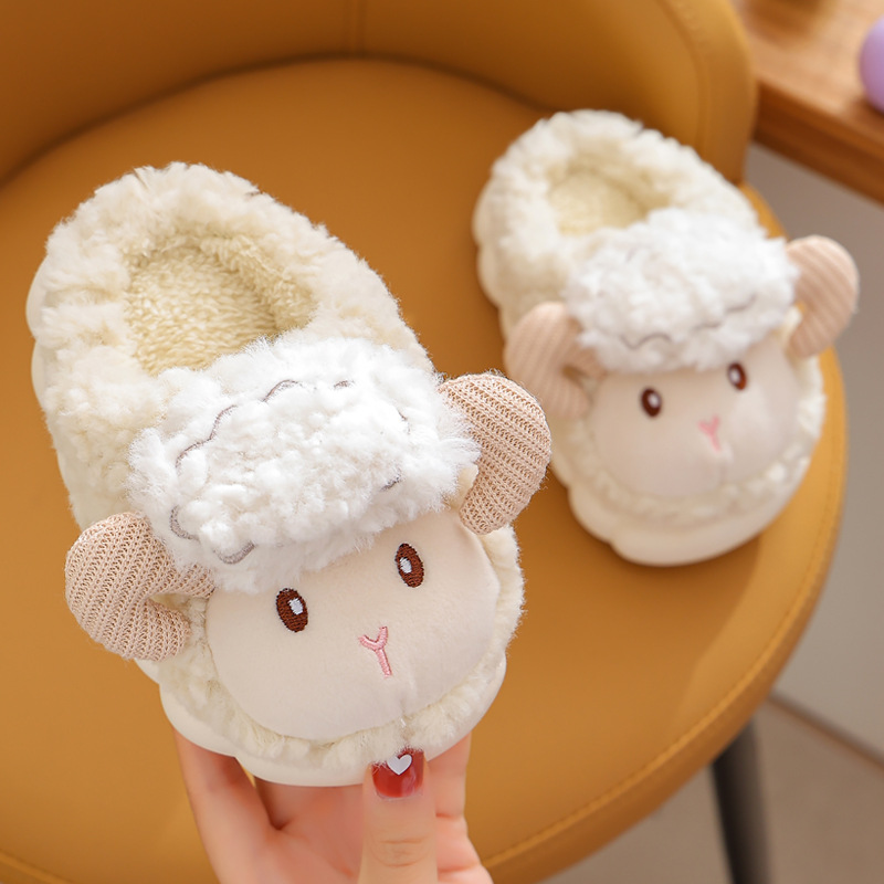 Wholesale Girl Cute Sheep Design Plush Lamb Slippers Animal Shoes